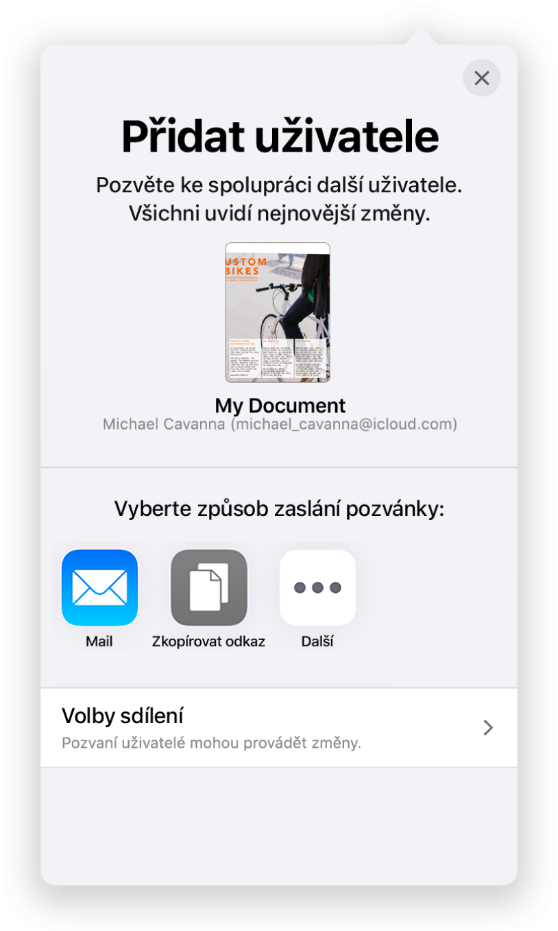 Obrazovka Přidat uživatele s obrázkem tabulky určené ke sdílení. Pod ním se nacházejí tlačítka pro různé způsoby odeslání pozvánky – Mail, Zkopírovat odkaz a Více. Dole je umístěné tlačítko Volby sdílení.