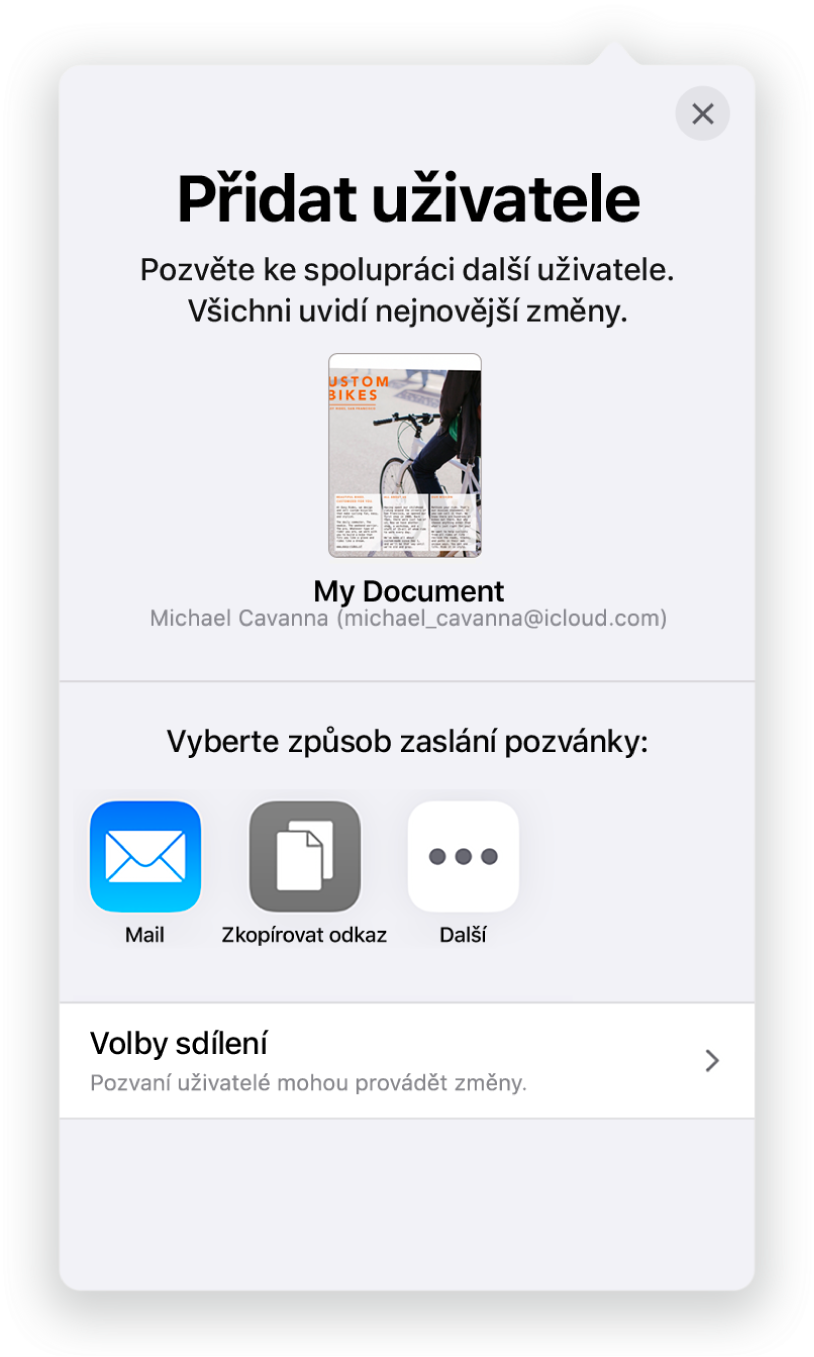 Obrazovka Přidat uživatele s obrázkem dokumentu určeného ke sdílení. Pod ním se nacházejí tlačítka pro různé způsoby odeslání pozvánky – Mail, Zkopírovat odkaz a Více. Dole je umístěné tlačítko Volby sdílení.