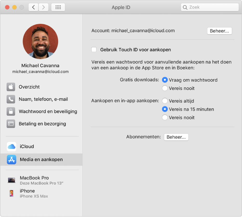 Het paneel 'Apple ID' in Systeemvoorkeuren, met een navigatiekolom met daarin verschillende typen accountopties die je kunt gebruiken, en het voorkeurenpaneel 'Media en aankopen' voor een bestaande account.