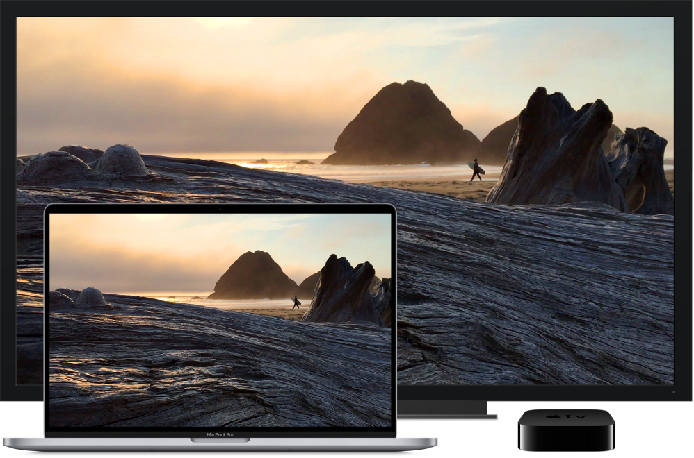 Um MacBook Pro com o respetivo conteúdo projetado num televisor de alta definição de grandes dimensões utilizando uma Apple TV.