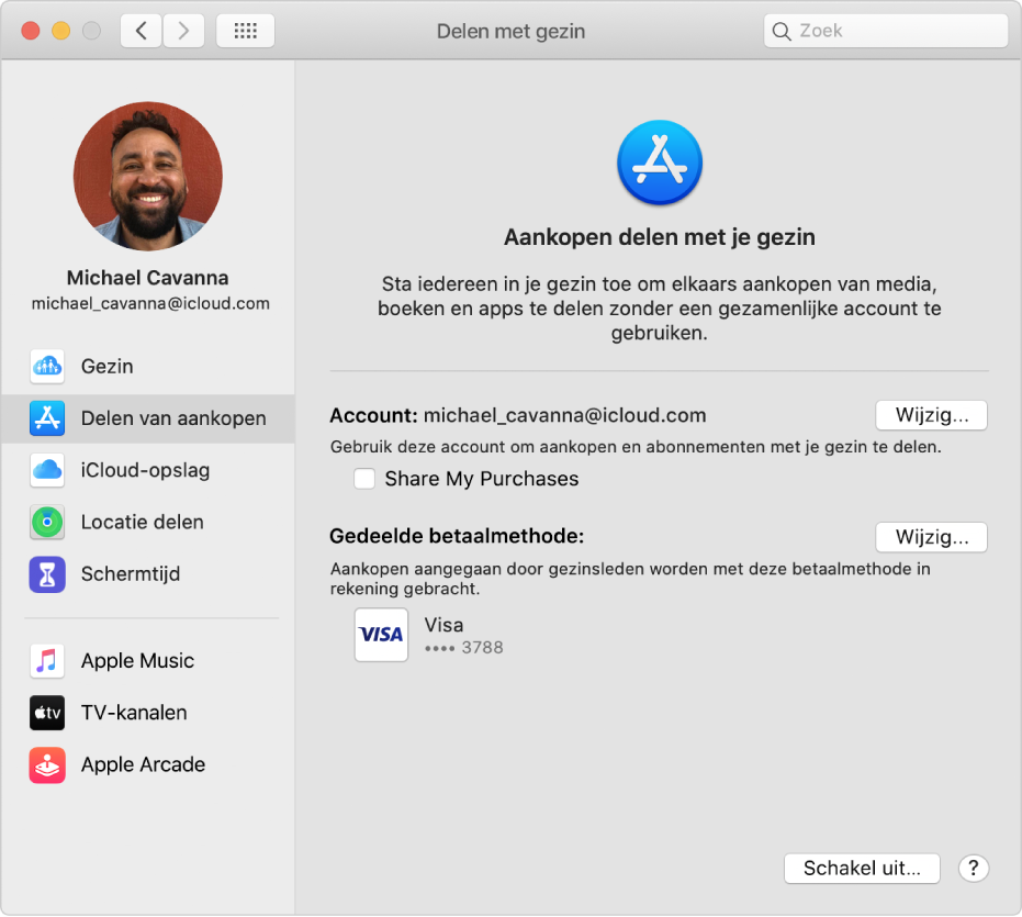 Voorkeurenpaneel 'Delen met gezin', met een navigatiekolom met daarin verschillende typen accountopties die je kunt gebruiken, en het voorkeurenpaneel 'Aankopen delen' voor een bestaande account.