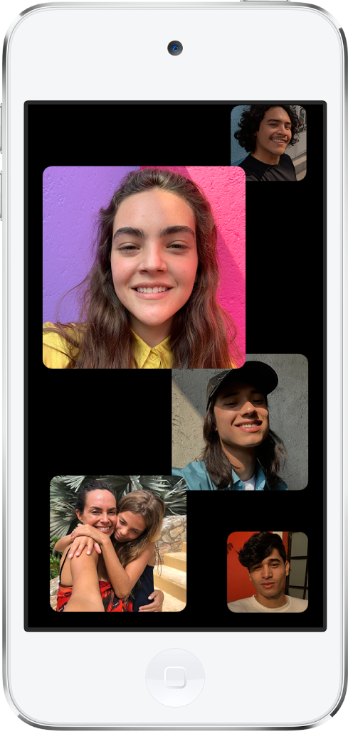 Een FaceTime-groepsgesprek. Iedere deelnemer aan het gesprek verschijnt in een aparte tegel op het scherm.