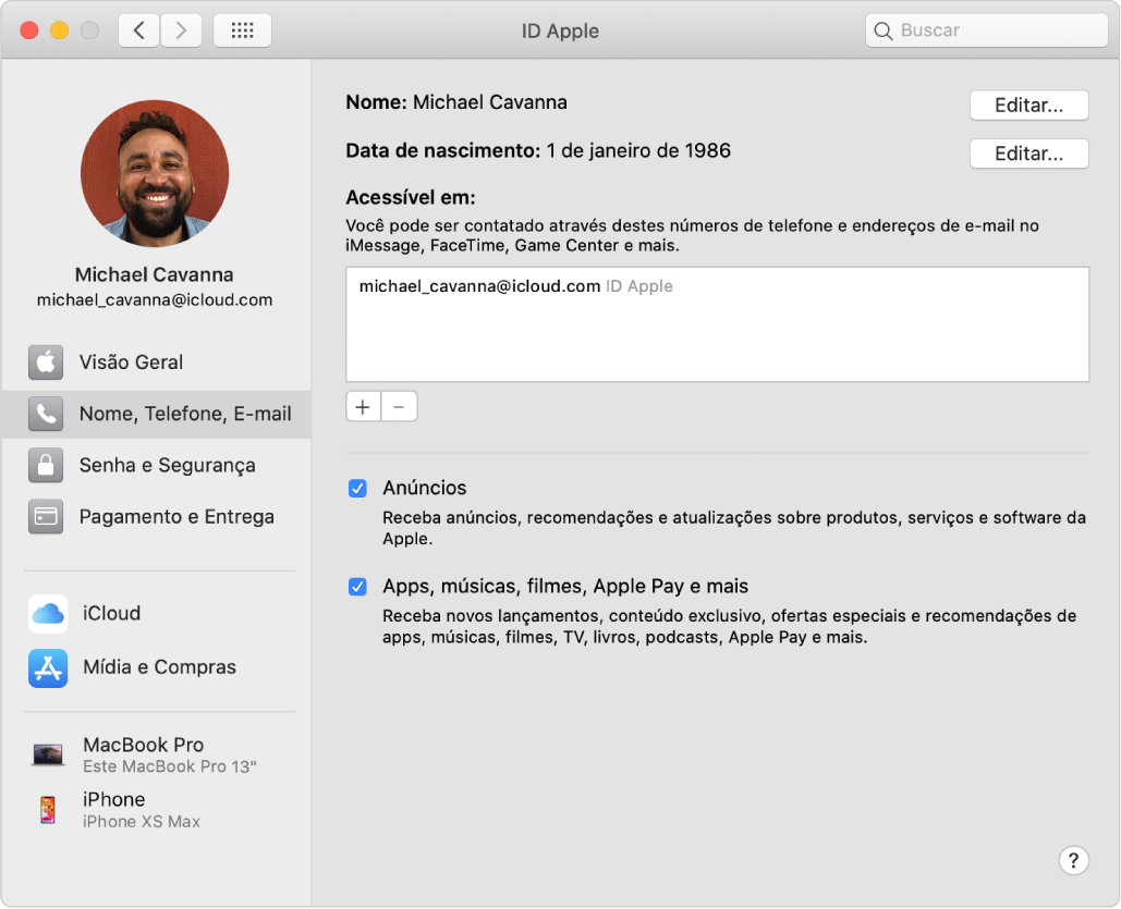 Preferência ID Apple mostrando uma barra lateral com diferentes tipos de opção de conta que você pode usar e a preferência “Nome, Telefone, E-mail” para uma conta existente.