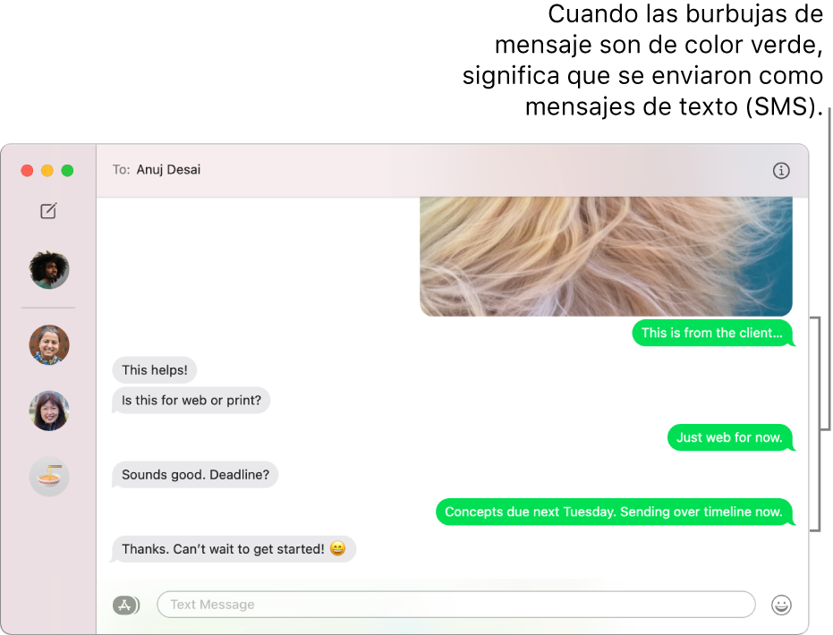 La ventana de Mensajes con varias conversaciones enumeradas en la barra lateral a la izquierda una y una conversación a la derecha. Los globos de mensaje son verdes, lo que indica que se enviaron como mensajes de texto SMS.