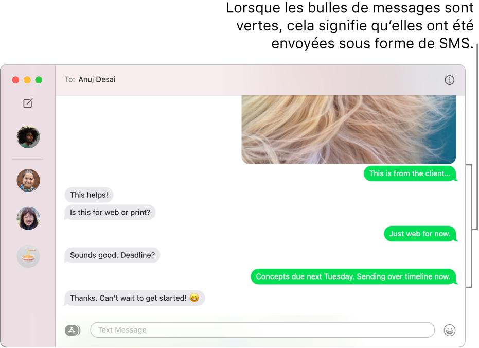 La fenêtre Messages avec plusieurs conversations dans la barre latérale de gauche, ainsi qu’une conversation ouverte sur la droite. Les bulles de messages sont vertes, ce qui signifie qu’elles ont été envoyées comme message SMS.