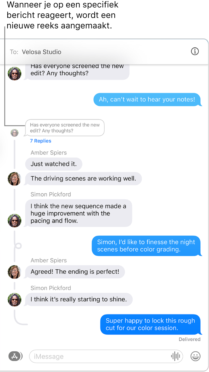 Het Berichten-venster met een gesprek en verschillende antwoorden binnen een bericht.