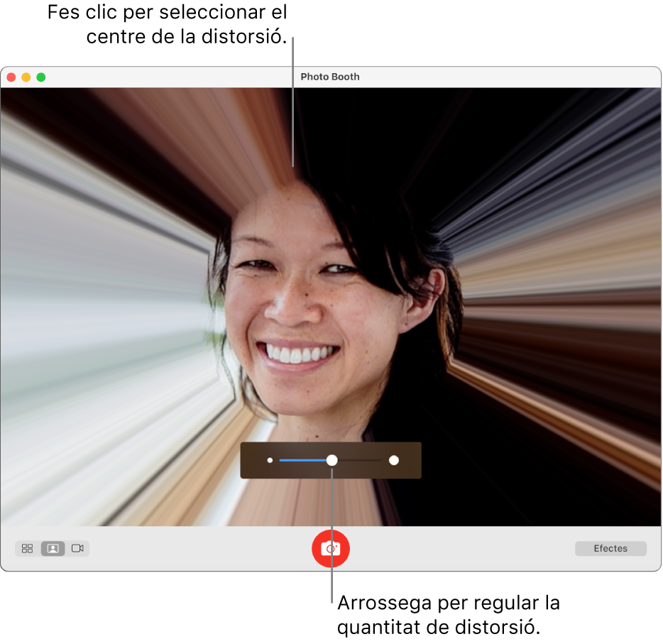La finestra de l’app Photo Booth mostrant una previsualització de l’efecte de distorsió i el regulador per ajustar l’efecte de distorsió.
