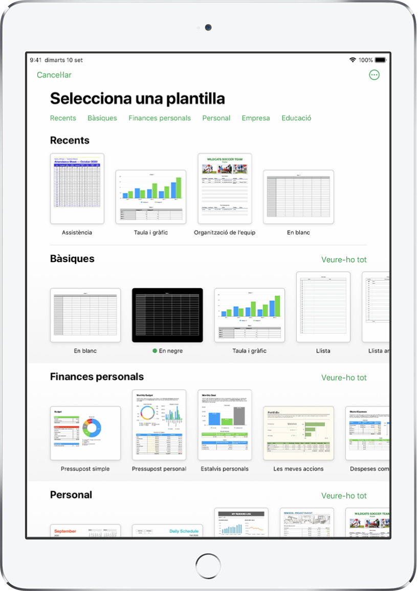 El selector de plantilles, amb una fila de categories a la part superior que pots tocar per filtrar les opcions. A sota hi ha miniatures de plantilles predissenyades ordenades en files per categoria: la primera, a la part superior, és Recents, seguida per Bàsiques i Finances personals. Es mostra el botó “Veure-ho tot” a la part superior i a la dreta de cada fila de categories. El botó d’idioma i regió és a l’angle superior dret.