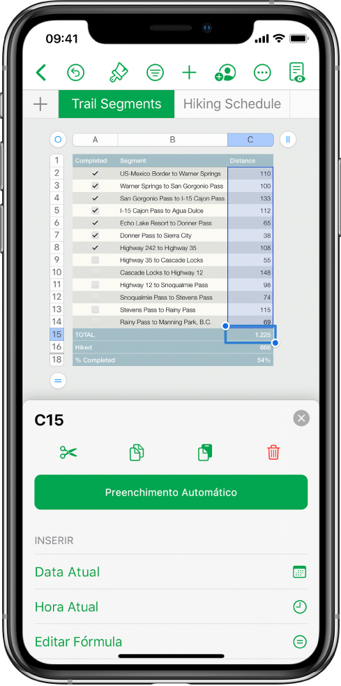 Planilha mostrando uma tabela de trilhas feitas e a distância de cada trilha. O menu Ações de Célula está aberto, mostrando opções para adicionar a data de hoje, a hora atual e editar a fórmula na célula selecionada.