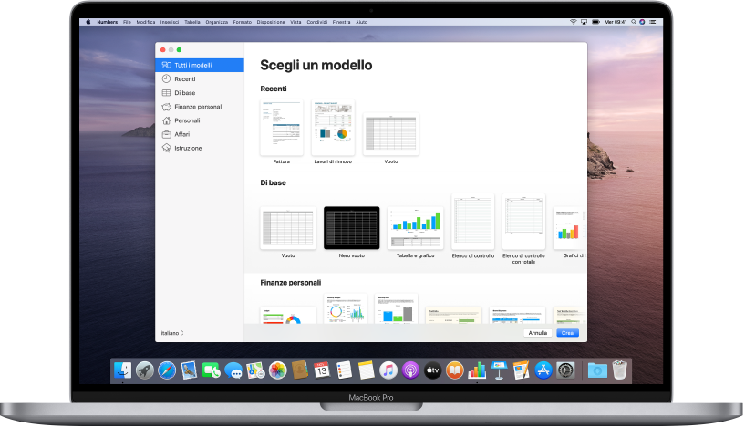 Un MacBook Pro con “Scelta modelli” di Numbers aperto sullo schermo. La categoria “Tutti i modelli” è selezionata sulla sinistra e i modelli predefiniti vengono visualizzati sulla destra, in righe divise per categoria.