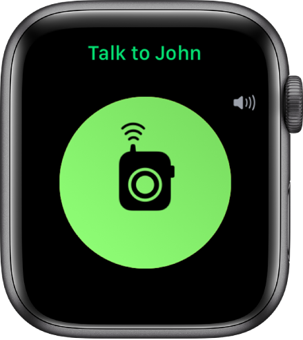 Екранът Walkie-Talkie (Радиостанция), показващ бутон Talk (Говори) в средата, индикатор за силата на звука горе вдясно и „Talk to John“ („Говори с Джон“) в горния край.