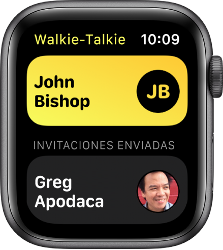 Pantalla de Walkie-talkie mostrando un contacto cerca de la parte superior y un amigo al que se invitó en la parte inferior.