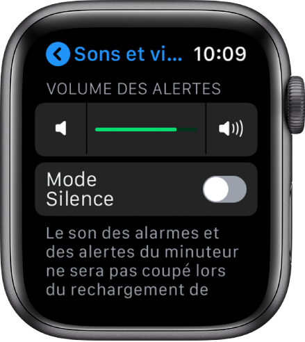 Réglages Sons et vibrations sur l’Apple Watch, avec le curseur Volume des alertes en haut et le bouton du mode Silence en dessous.