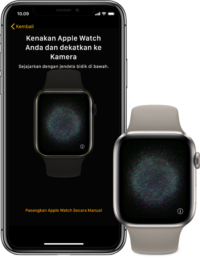 iPhone dan jam, berdampingan. Layar iPhone menampilkan instruksi pemasangan dengan Apple Watch yang terlihat di jendela bidik, dan layar Apple Watch menampilkan gambar pemasangan.