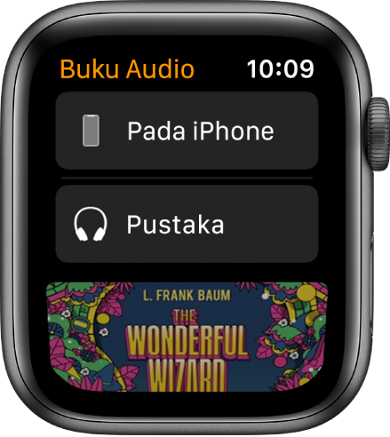 Apple Watch menunjukkan skrin Buku Audio dengan butang Pada iPhone di bahagian atas, butang Pustaka di bawah dan sebahagian karya seni kulit buku audio di bahagian bawah.