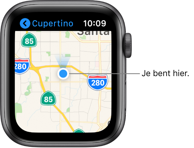 De Kaarten-app met een kaart. Je locatie wordt als een blauwe stip op de kaart weergegeven. Boven de locatiestip is een blauwe waaier te zien, die aangeeft dat het horloge naar het noorden wijst.