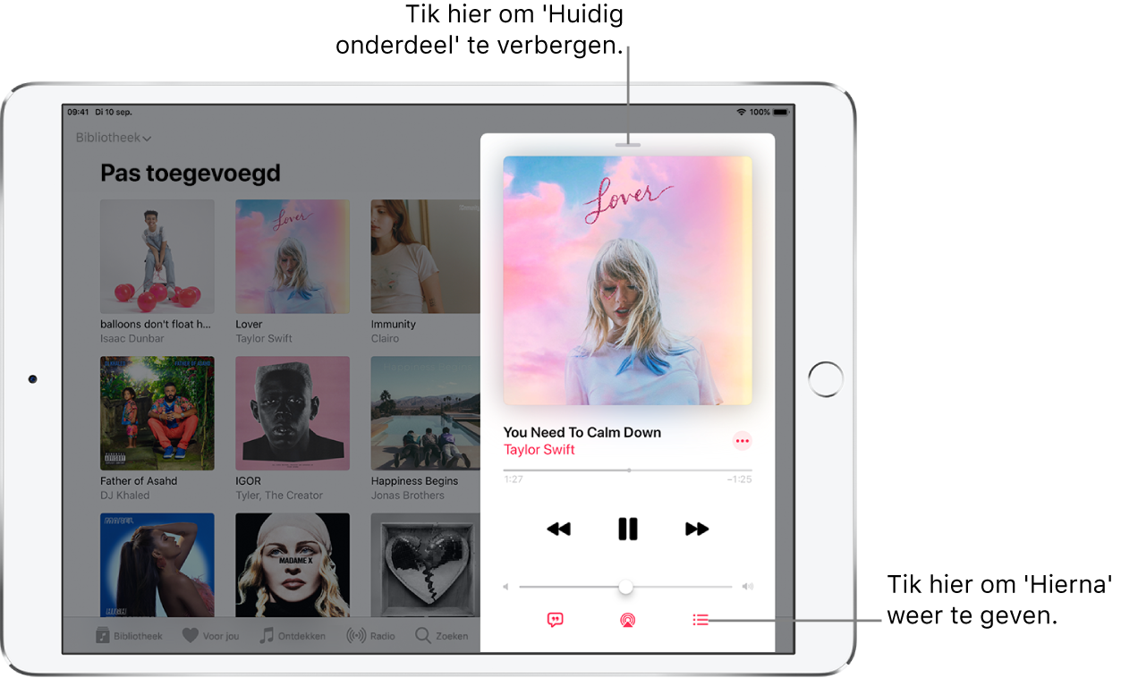Het scherm 'Huidig onderdeel' met de albumillustratie. Hieronder zie je de titel van het nummer, de artiest, de knop 'Meer', de afspeelkop, afspeelregelaars, de volumeschuifknop, de songtekstknop, de afspeelbestemmingsknop en de knop 'Hierna'. De knop voor het verbergen van het huidige onderdeel bevindt zich bovenin.