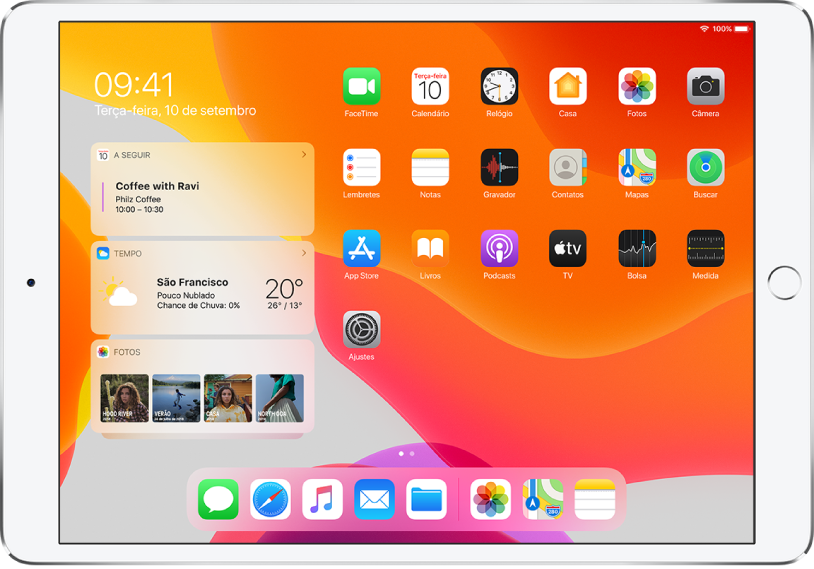 Tela de início mostrando três widgets fixados no lado esquerdo da tela. Os widgets são Calendário, Tempo e Fotos.