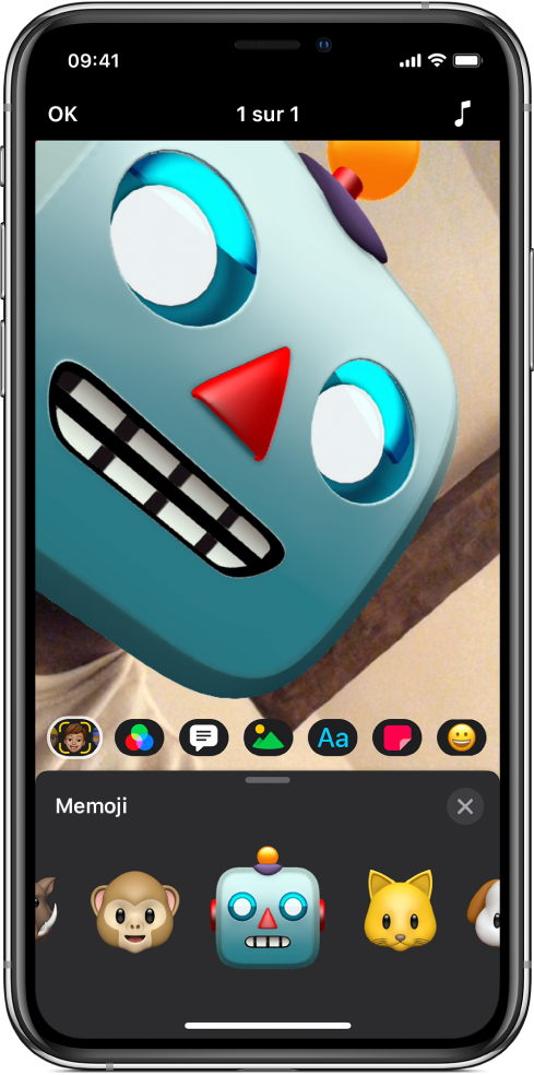 Une image vidéo dans le visualiseur avec un Memoji de robot.