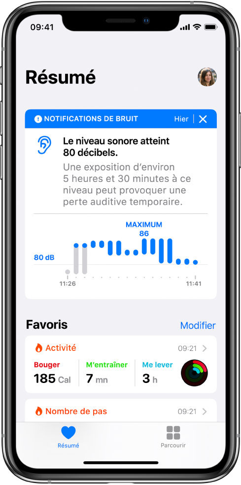 Écran de résumé affichant une notification de bruit en haut, avec les résumés des deux favoris ci-dessous : Activité et Nombre de pas.
