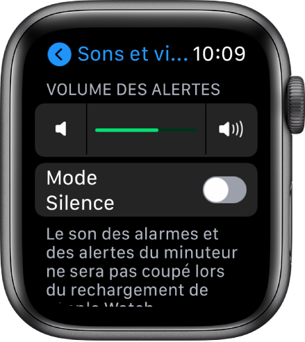 Réglages « Sons et vibrations » sur l’Apple Watch, avec le curseur « Volume des alertes » en haut et le bouton du mode Silence en dessous.