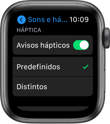 Definições de “Sons e háptica” no Apple Watch com o manípulo “Avisos de háptica” e as opções Predefinição e Distinta por baixo.