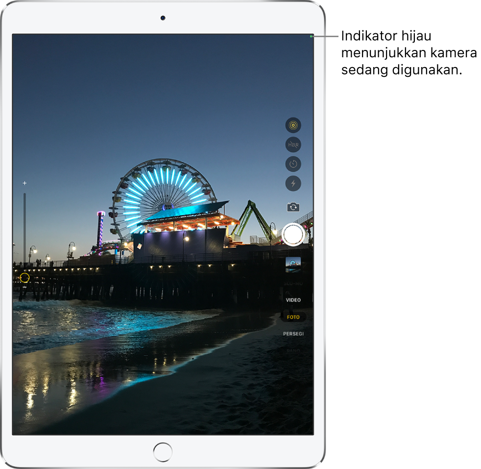 Layar Kamera. Indikator hijau di kanan atas menampilkan bahwa kamera sedang digunakan.