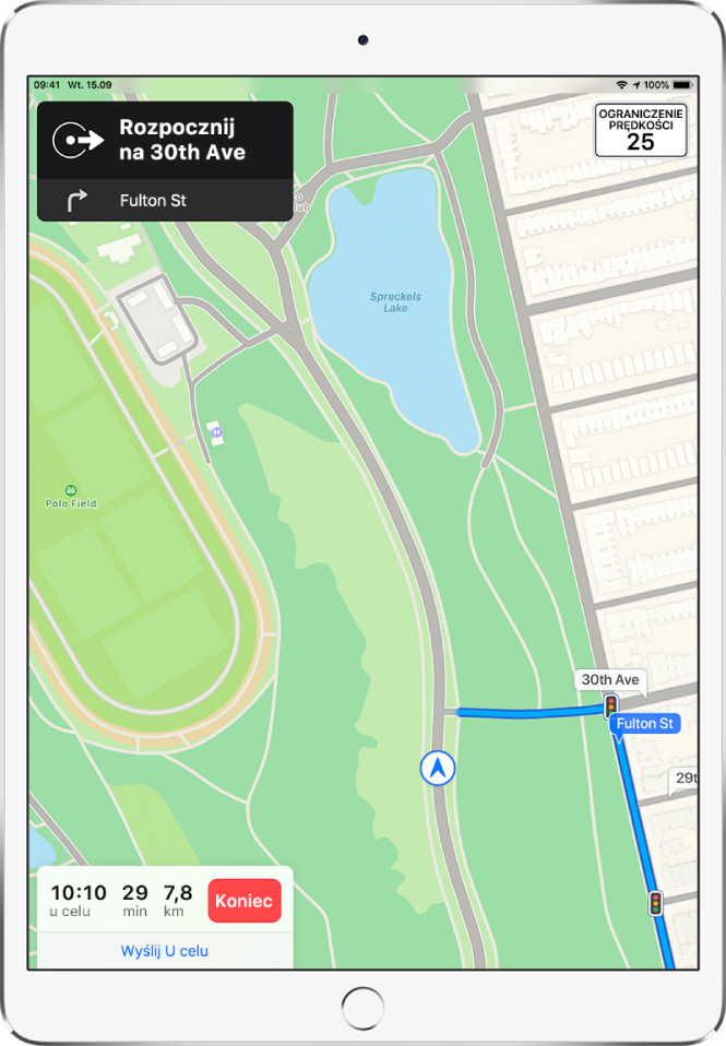 Mapa pokazująca trasę dojazdu oraz wskazówka informująca o skręcie w prawo na Fulton Street. Na dole mapy, na lewo od przycisku Koniec i powyżej przycisku Wyślij U celu wyświetlany jest czas przybycia, czas podróży oraz łączny dystans.