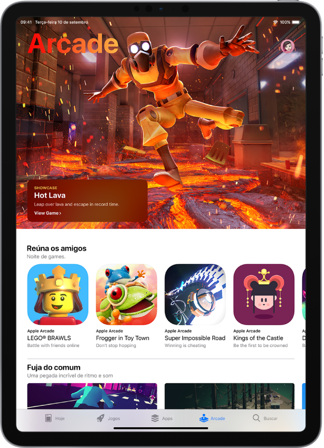 Tela Arcade da App Store exibindo um jogo em destaque e outras recomendações. Sua foto do perfil, a qual você pode tocar para visualizar compras e gerenciar assinaturas, está na parte superior direita. Ao longo da parte inferior, da esquerda para a direita, encontram-se as abas Hoje, Jogos, Apps, Arcade e Buscar.