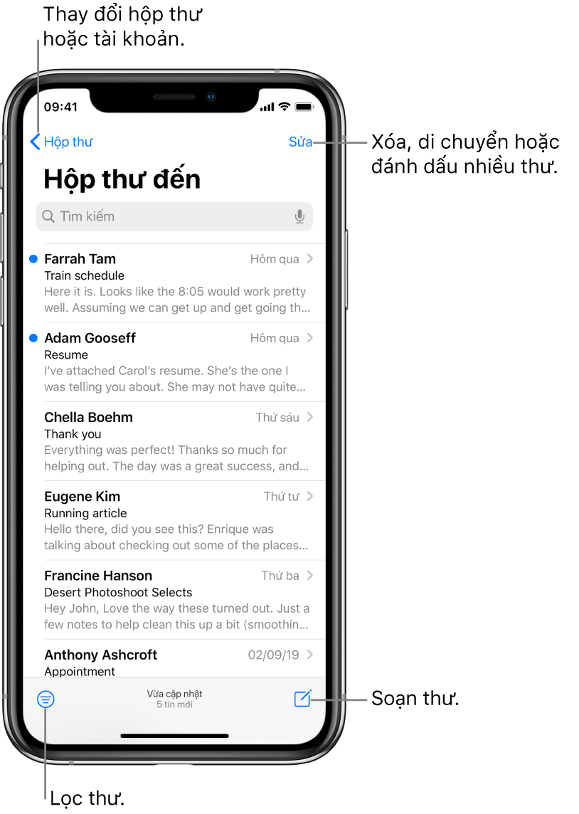 Hộp thư đến, đang hiển thị danh sách các email. Nút Hộp thư để chuyển đổi sang một hộp thư khác nằm ở góc trên cùng bên trái. Nút Sửa để xóa, di chuyển hoặc đánh dấu các email nằm ở góc trên cùng bên phải. Nút để lọc các email để chỉ hiển thị những loại email nhất định nằm ở góc dưới cùng bên trái. Nút soạn email mới nằm ở góc dưới cùng bên phải