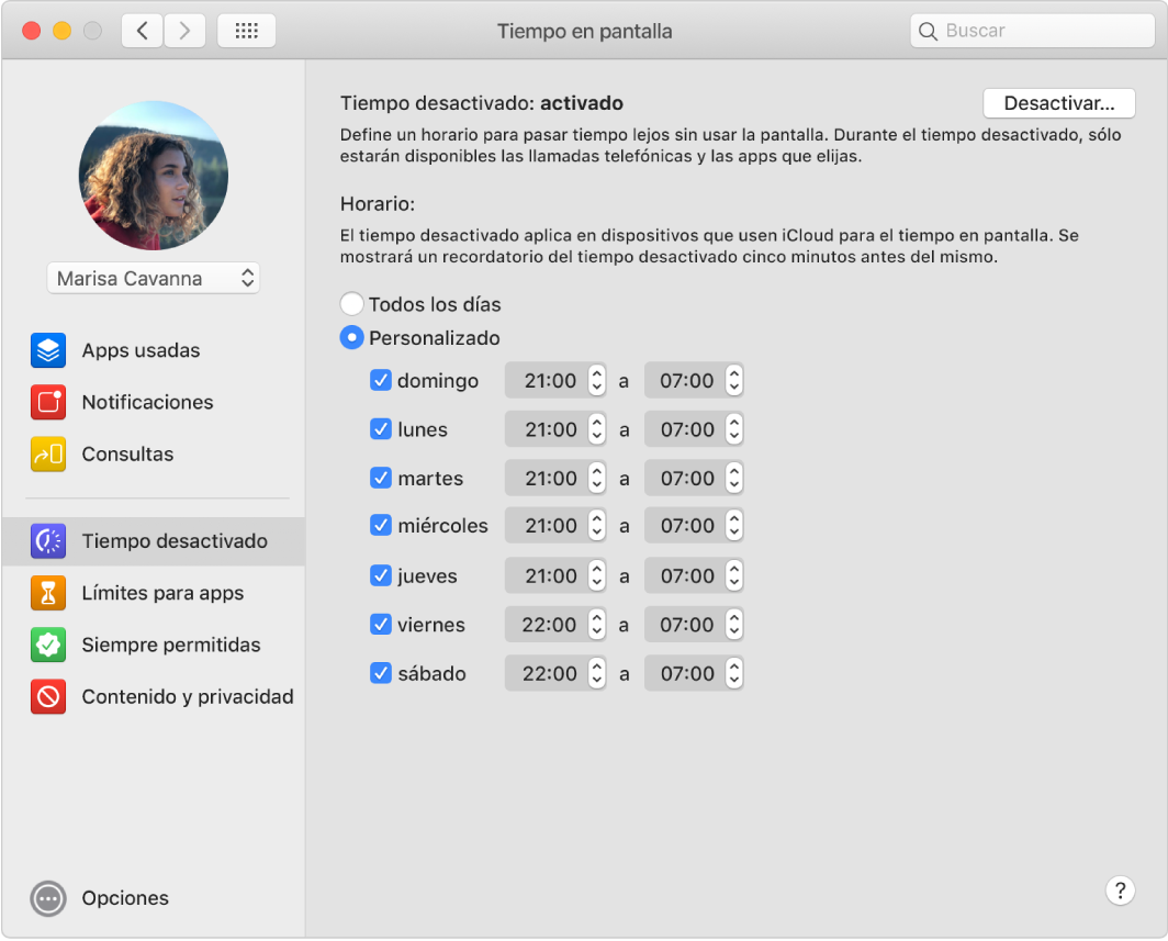 El panel de opciones de Tiempo desactivado con “Tiempo desactivado” habilitado. Se configura un horario de tiempo desactivado personalizado para cada día de la semana.
