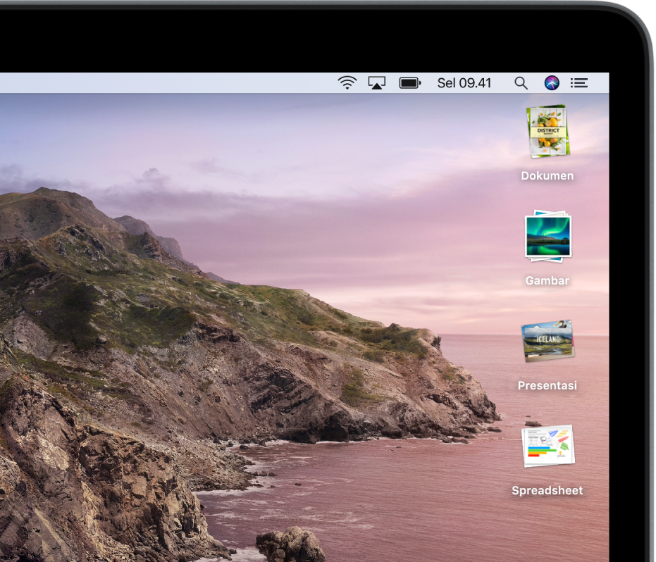 Desktop Mac dengan tumpukan di sepanjang tepi kanan layar.