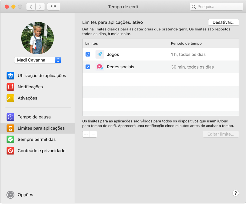 O painel de preferências “Limites para aplicações” do tempo de ecrã está desativado. Os limites de tempo estão configurados para duas categorias de aplicações.