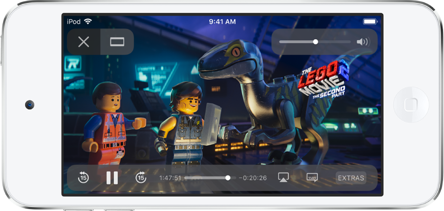 Egy film a lejátszási vezérlőkkel. A Kész és a Méretezés kitöltéshez gomb a bal felső részen található. A hangerőcsúszka a jobb felső részen jelenik meg. A bal alsó részen lévő gombok segítségével 15 másodperccel előre- vagy visszafelé navigálhat az adott tartalomban, illetve szüneteltetheti a lejátszást. A képernyő aljának közepén egy csúszka található, amelynek elhúzásával módosíthatja a videó pozícióját. A csúszka két oldalán az eltelt idő és a hátralévő idő jelenik meg. A jobb alsó részen lévő gombok segítségével módosíthatja a videó célhelyét, megjelenítheti a feliratokat, és lejátszhatja az extra tartalmakat.