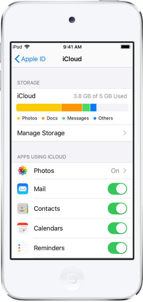 Mail, 연락처 및 메시지를 포함한 iCloud로 사용할 수 있는 기능 및 iCloud 저장 공간 표시기, 앱 목록을 표시하는 iCloud 설정 화면.