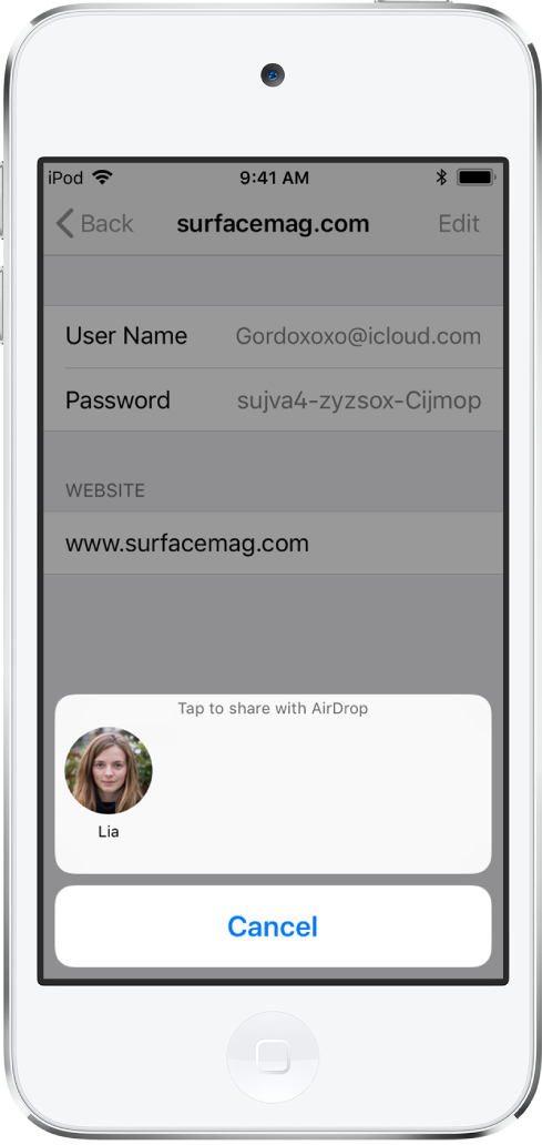 A tela da conta de um site. Na parte inferior da tela, um botão mostra a foto da Lia abaixo da instrução “Toque para compartilhar via AirDrop”.