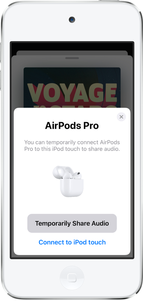 iPod touch 屏幕，显示 AirPods 放在打开的充电盒中的图片。屏幕底部附近是暂时共享音频的按钮。