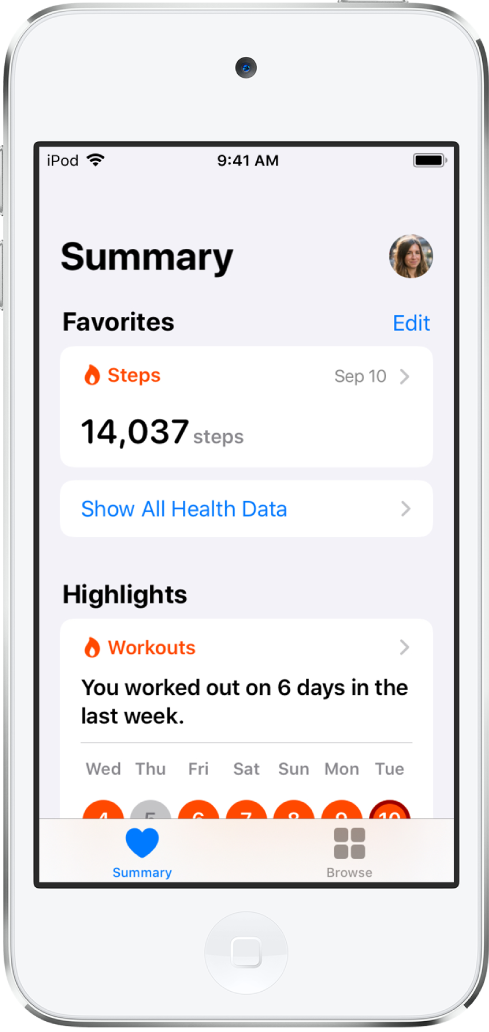 “摘要”屏幕，“个人收藏”下方显示 9 月 10 日所走的步数，“提要”下方显示上周的体能训练量。