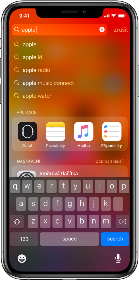 Obrazovka s ukázkou hledání na iPhonu. Nahoře se nachází vyhledávací pole s hledaným textem „apple“ a pod ním nalezené výsledky pro cílový text.