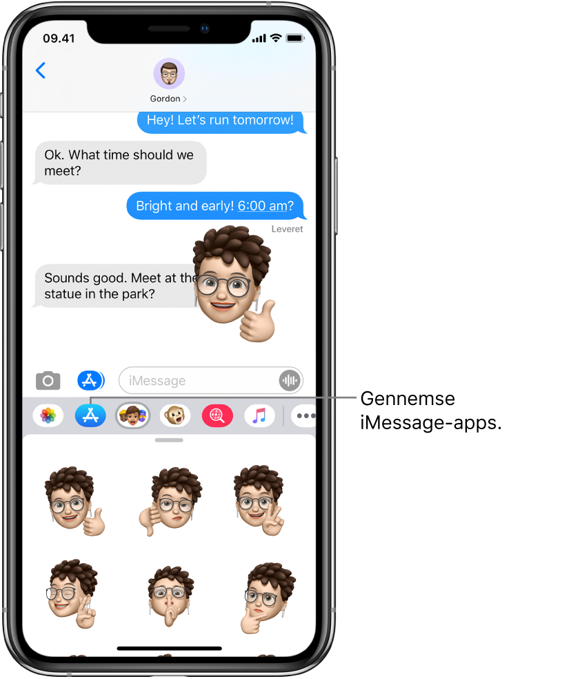 En samtale i Beskeder med knappen iMessage-appbrowser valgt. Det åbne appområde med smileyklistermærker.
