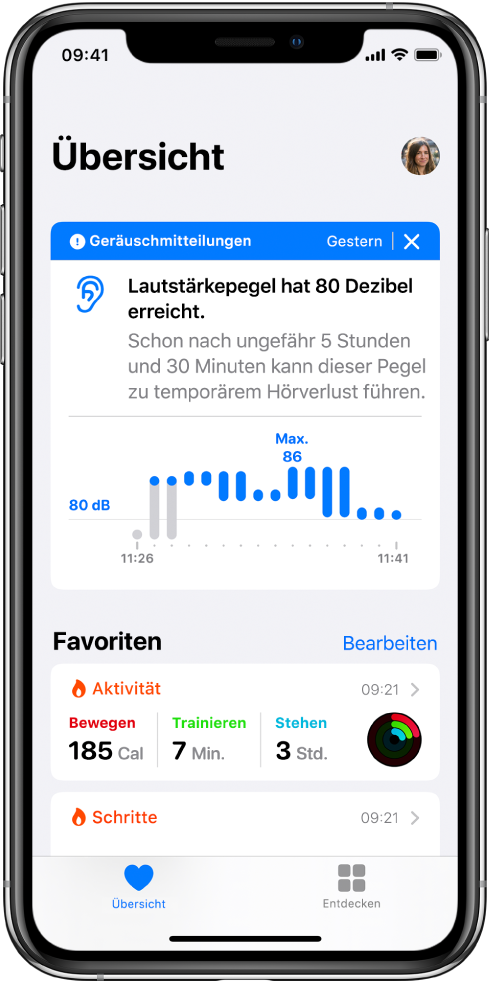Ein Bildschirm „Übersicht“, auf dem oben eine Geräuschmitteilung und darunter die zwei folgenden Favoriten zu sehen sind: Aktivität und Schritte.