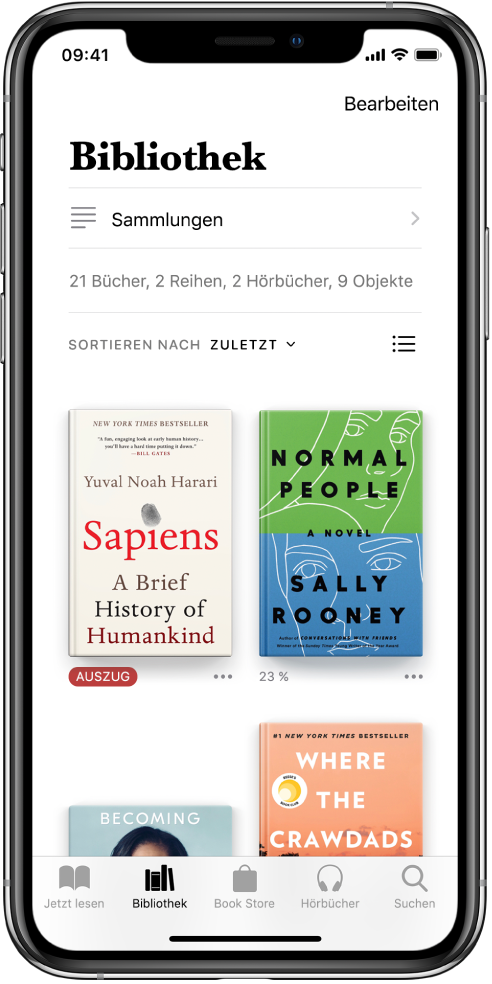 Der Bildschirm „Bibliothek“ in der App „Bücher“. Oben auf dem Bildschirm befinden sich die Taste „Sammlungen“ und die Sortieroptionen. Die Sortieroption „Zuletzt“ ist ausgewählt. In der Mitte des Bildschirms werden die Cover der Bücher in der Bibliothek angezeigt. Unten auf dem Bildschirm sind von links nach rechts die Tabs „Jetzt lesen“, „Bibliothek“, „Book Store“, „Hörbücher“ und „Suchen“ zu sehen.