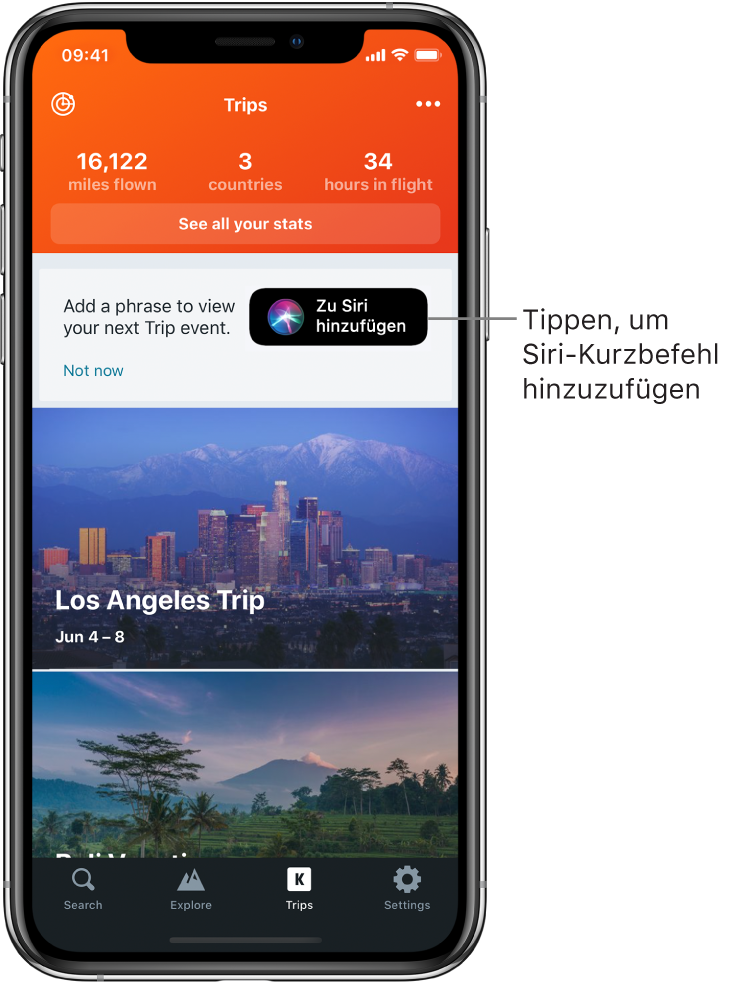 Der Bildschirm einer Reise-App. Die Taste „Zu Siri hinzufügen“ befindet sich rechts neben dem Text, der „Add a phrase to view your next trip event“ lautet.