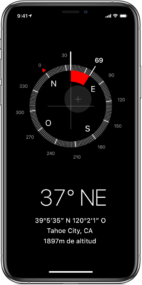 Pantalla de la app Brújula con la dirección a la que señala el iPhone, la ubicación actual y la elevación.
