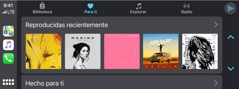 Pantalla de CarPlay con un grupo de canciones reproducidas recientemente.