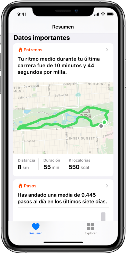 Pantalla Resumen en la app Salud con datos importantes que incluyen el tiempo, la distancia y la ruta del último entreno de correr, así como la media diaria de pasos de los últimos siete días.