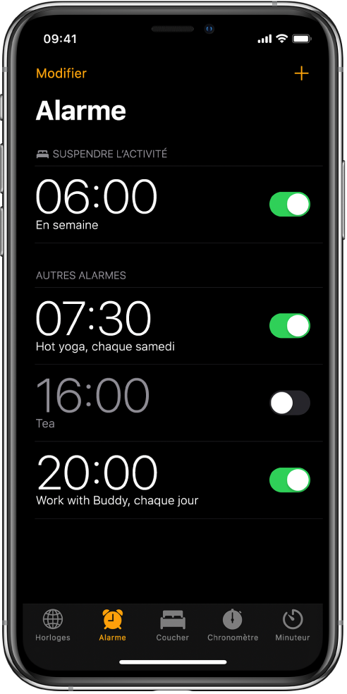 L’onglet Alarme affichant quatre alarmes réglées à différentes heures.