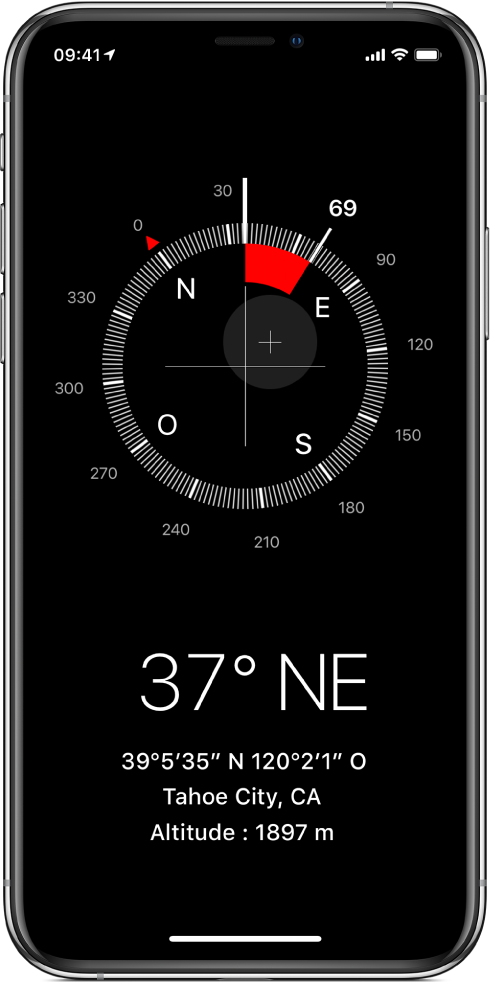 L’écran Boussole affichant la direction vers laquelle l’iPhone est orienté, votre position actuelle et votre altitude.