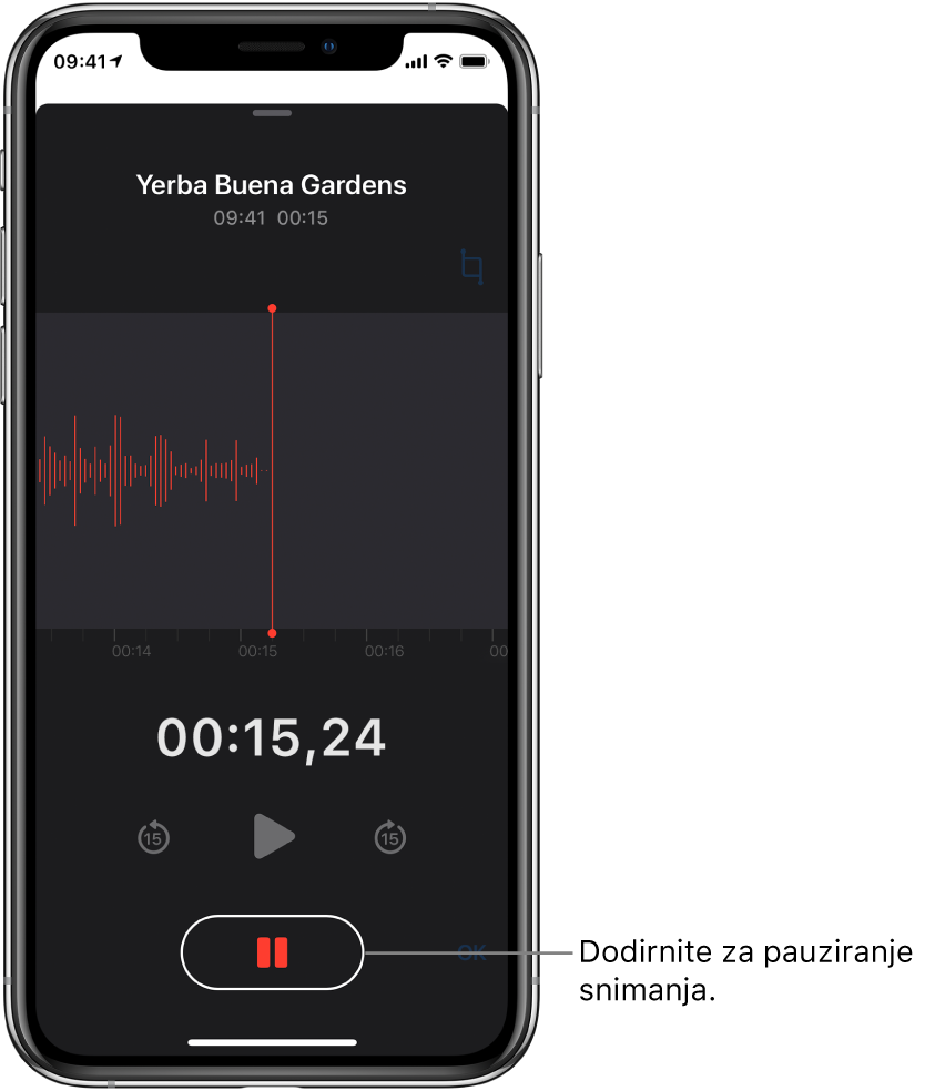 Zaslon Diktafon prikazuje snimku koja nastaje, s aktivnom tipkom Pauza i zatamnjenim kontrolama za reprodukciju, preskakanje unaprijed 15 sekundi i preskakanje unatrag 15 sekundi. Glavni dio zaslona prikazuje oblik vala snimke koja nastaje, zajedno s indikatorom vremena.