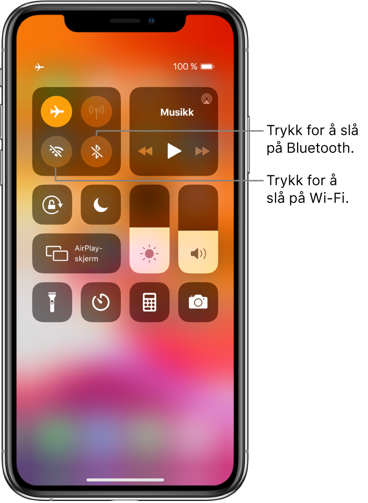 Kontrollsenter med flymodus på, og med tekst som forklarer at Wi-Fi slås på ved å trykke på knappen nederst til venstre i gruppen oppe til venstre, mens Bluetooth slås på ved å trykke på knappen nederst til høyre i samme gruppe.